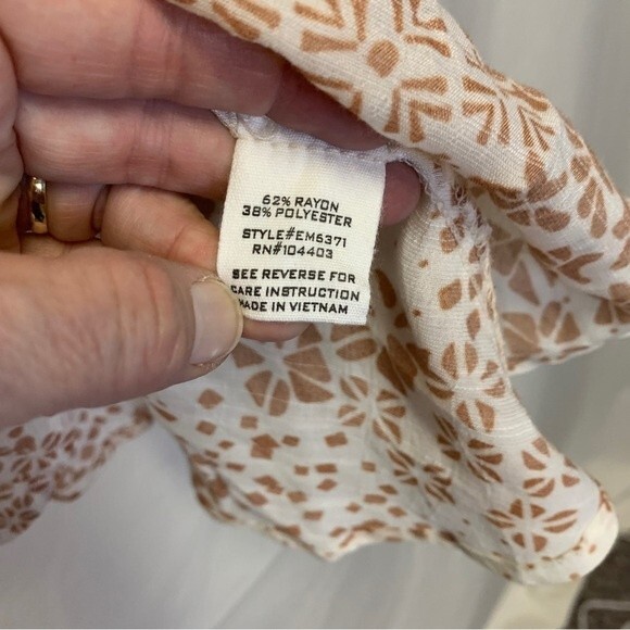 Mine Ivory and Tan Print Wrap Front Puffed Short Sleeve Peplum Gauze Top Size L - Picture 6 of 11